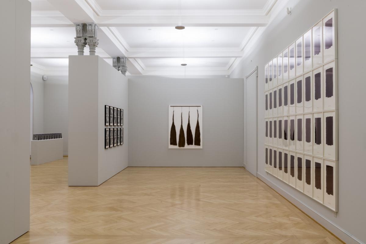 8_Geta Brătescu_Installationsansicht_KunstmuseumStGallen_Foto_Sebastian_Stadler